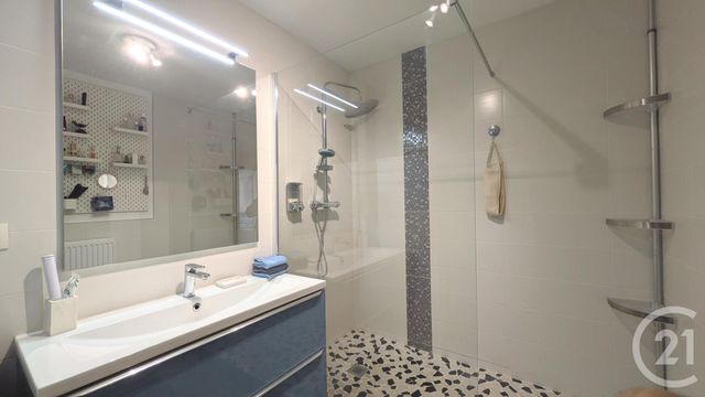 Appartement F3 à vendre - 3 pièces - 70.12 m2 - STRASBOURG - 67 - ALSACE - Century 21 L'Illiade
