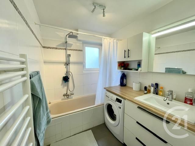 Appartement F4 à louer - 4 pièces - 81.2 m2 - STRASBOURG - 67 - ALSACE - Century 21 L'Illiade